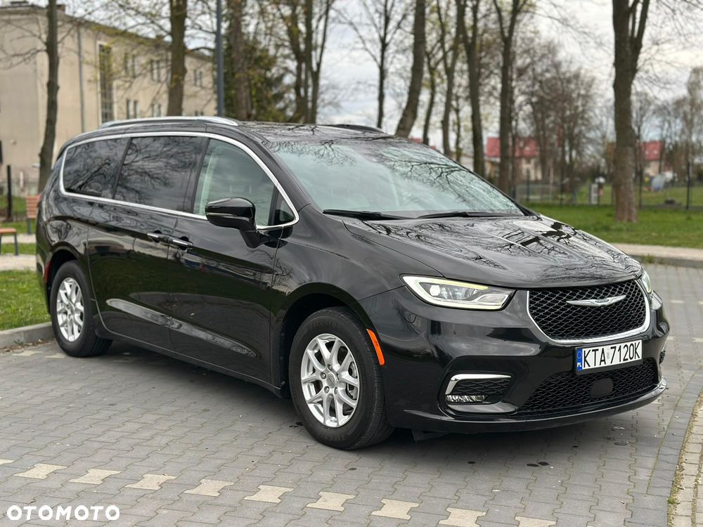 Chrysler Pacifica - 4