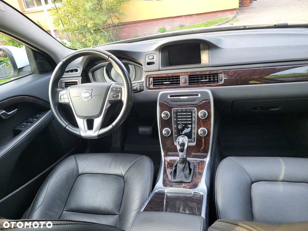 Volvo XC 70 - 8