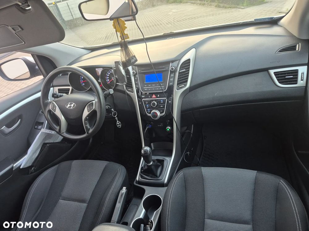 Hyundai i30 1.6 Comfort - 10