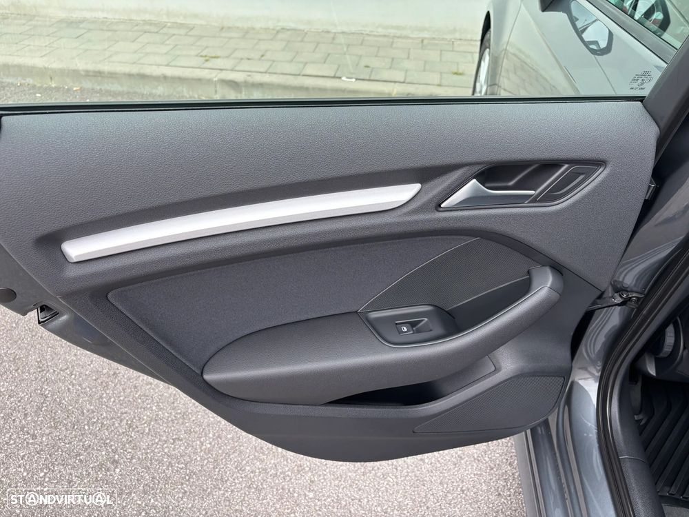 Audi A3 Sportback 1.6 TDI Advance Ultra - 12