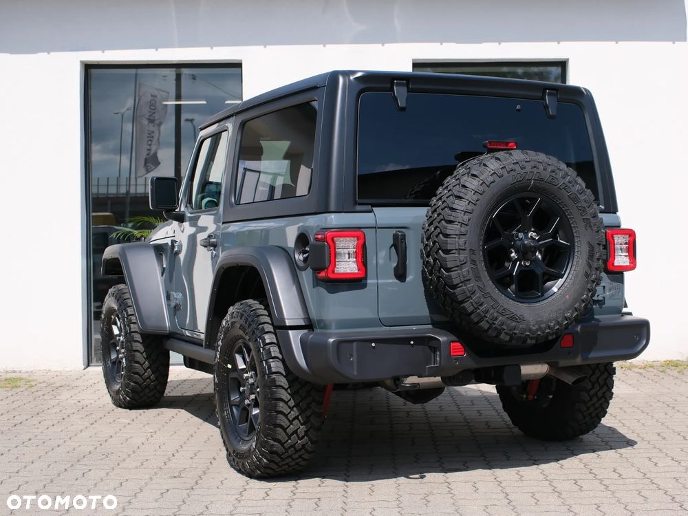 Jeep Wrangler - 12