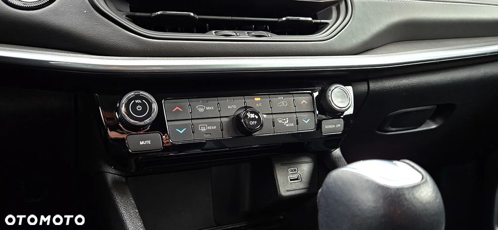 Jeep Compass 1.5 T4 mHEV Limited FWD S&S DCT - 32