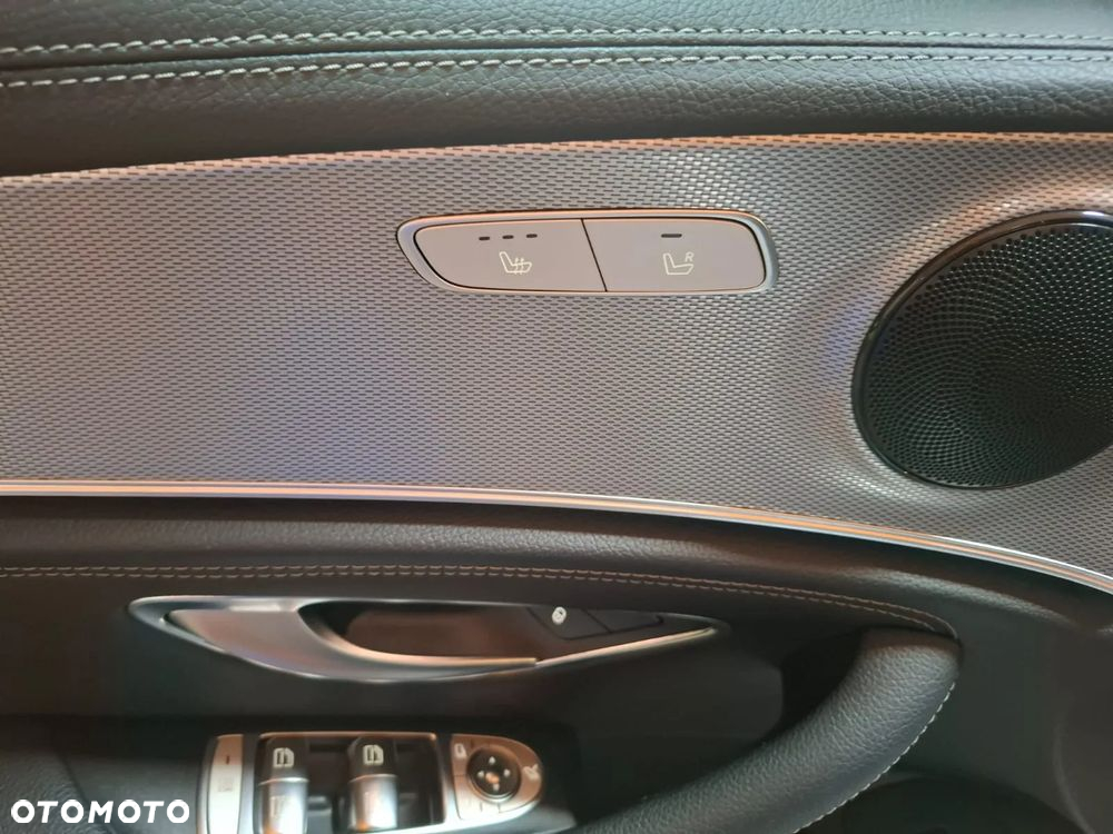 Mercedes-Benz Klasa E 250 9G-TRONIC AMG Line - 14