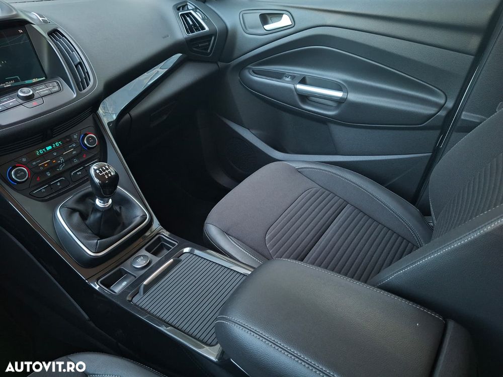 Ford Kuga - 29