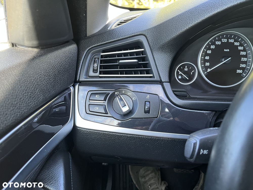 BMW Seria 5 523i - 21