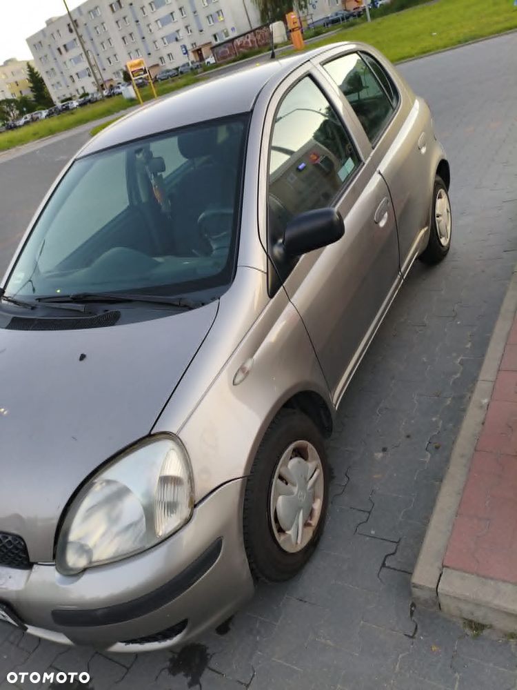 Toyota Yaris 1.0 Base - 9