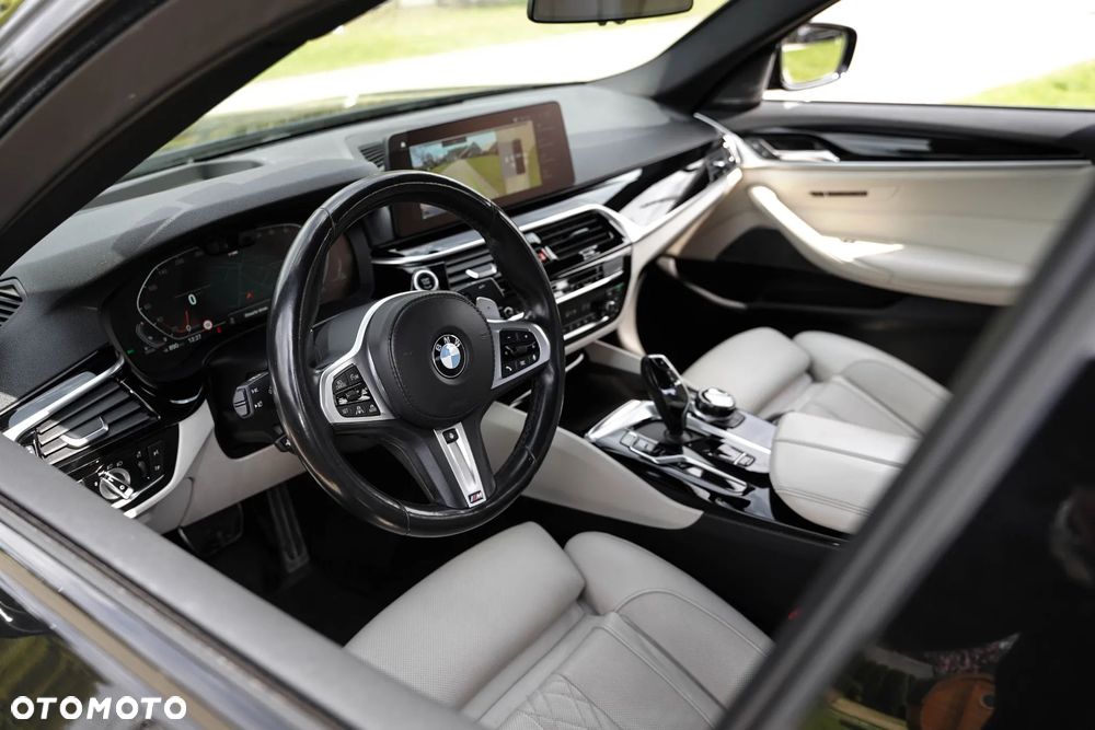 BMW Seria 5 540d xDrive mHEV M Sport sport - 18