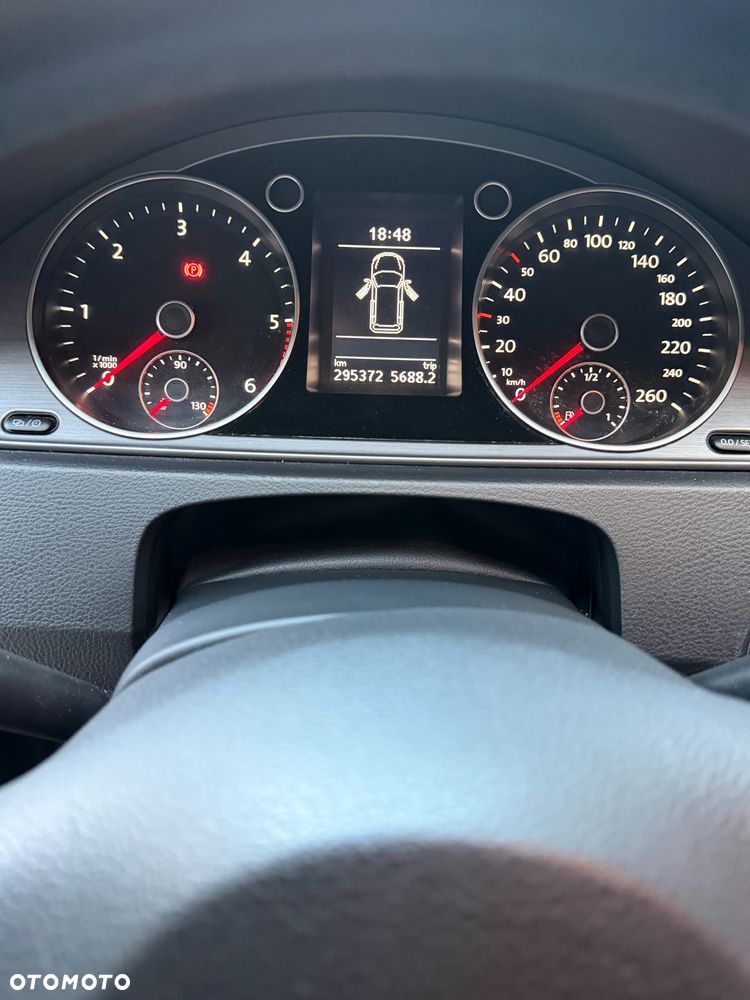 Volkswagen Passat 2.0 TDI 4Mot Highline DSG - 9