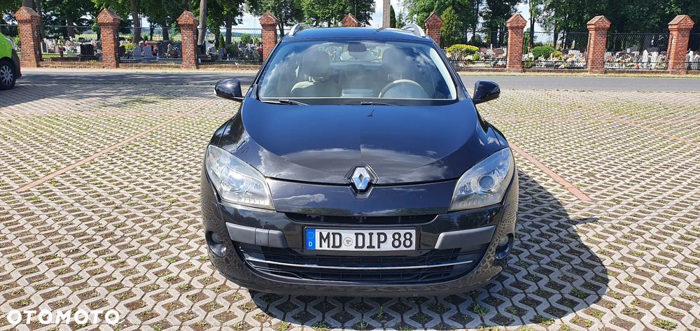 Renault Megane TCe 180 Luxe - 8