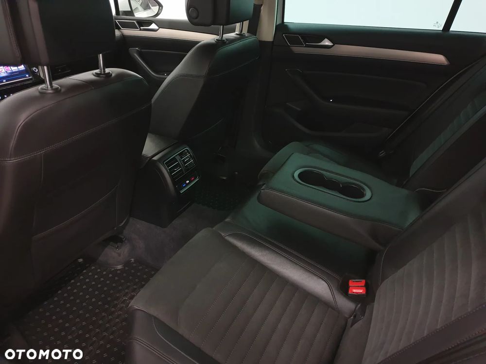 Volkswagen Passat 2.0 TDI BMT Highline - 39
