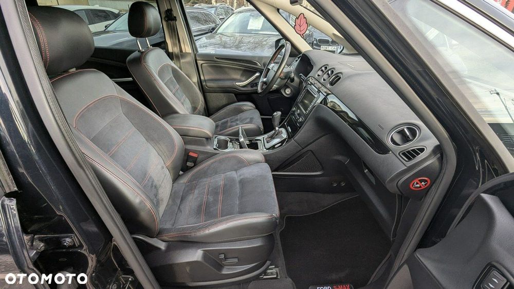 Ford S-Max - 17