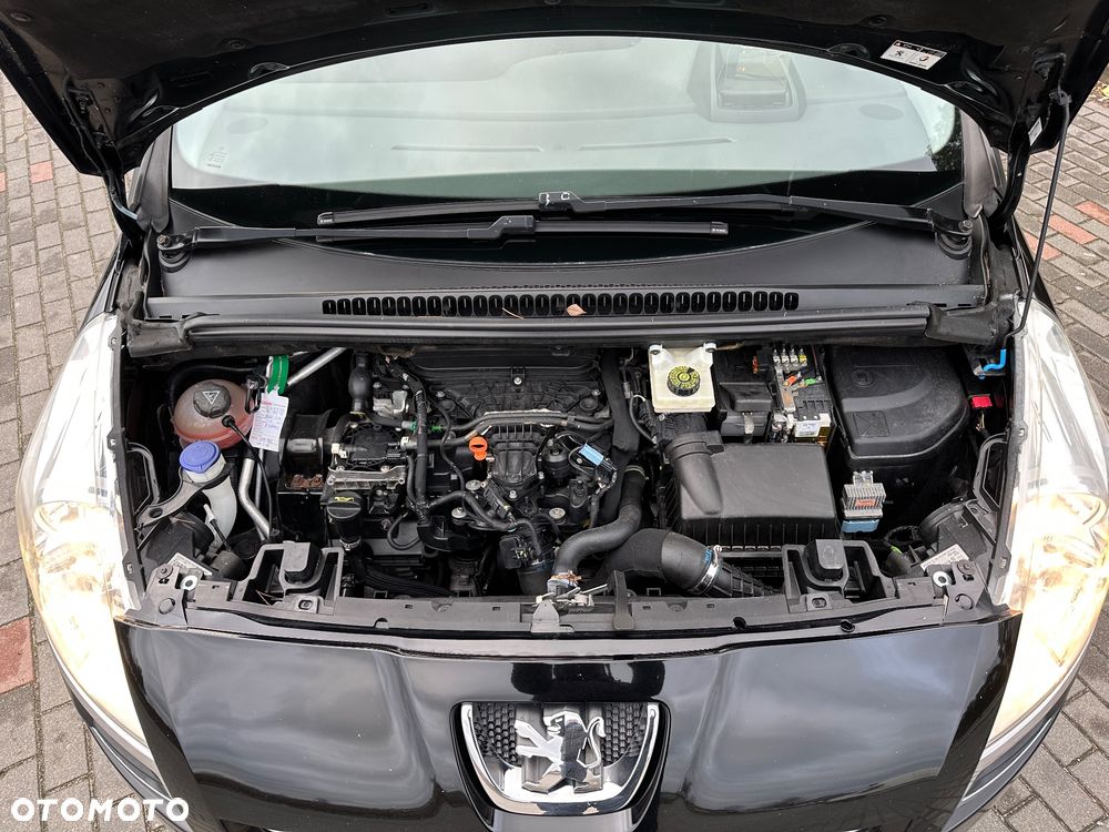 Peugeot 5008 HDI FAP 150 Family Plus - 32