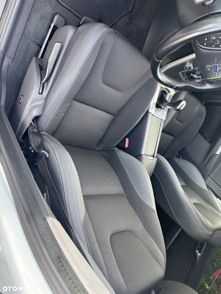 Volvo XC 60 D4 Drive-E Momentum - 22