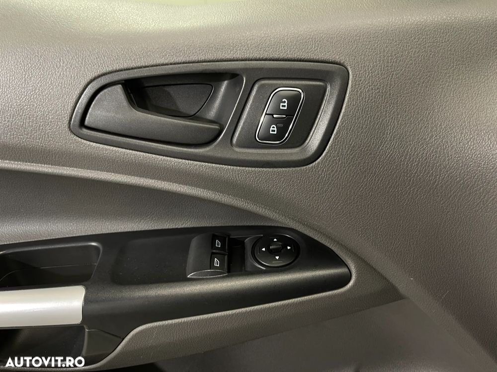 Ford Transit Connect - 9