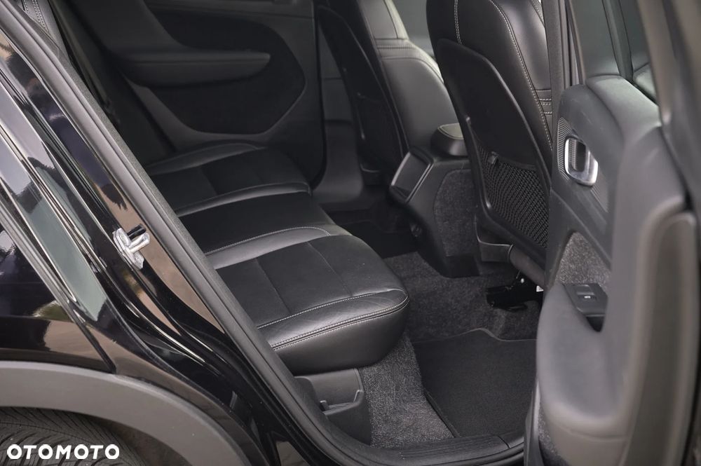 Volvo XC 40 T3 Momentum Pro - 30