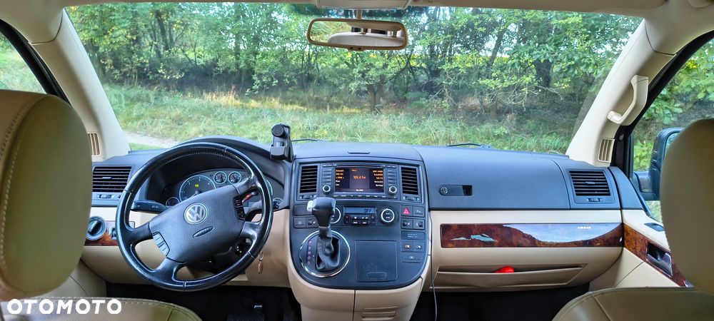 Volkswagen Multivan - 7