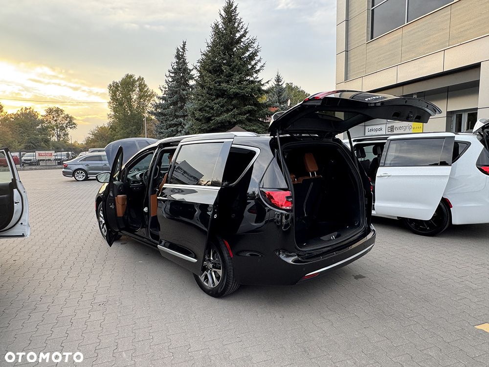 Chrysler Pacifica - 18