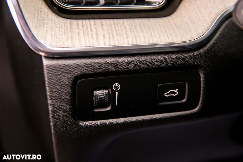 Volvo XC 60 D4 Geartronic Momentum - 35