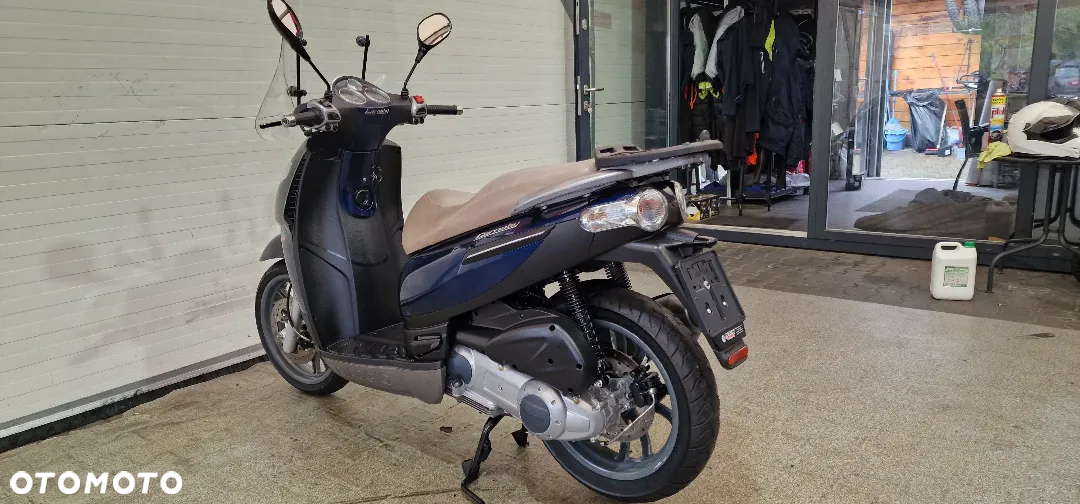 Piaggio Carnaby - 24