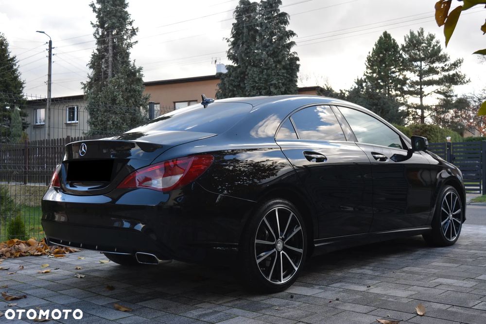 Mercedes-Benz CLA 180 7G-DCT StreetStyle - 24