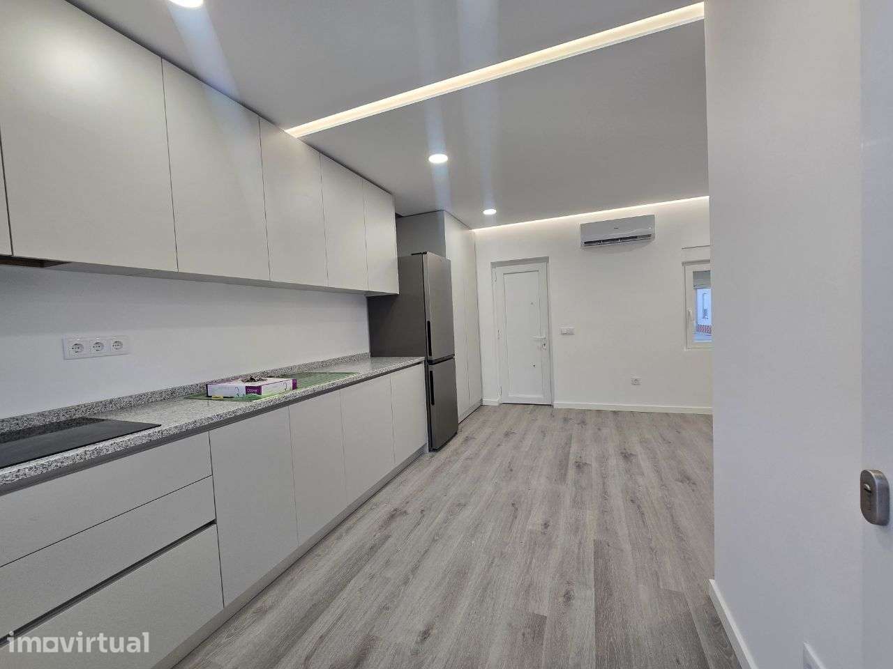 Moradia renovada V6 a apenas 100 metros da praia da Torreira - Grande imagem: 2/26