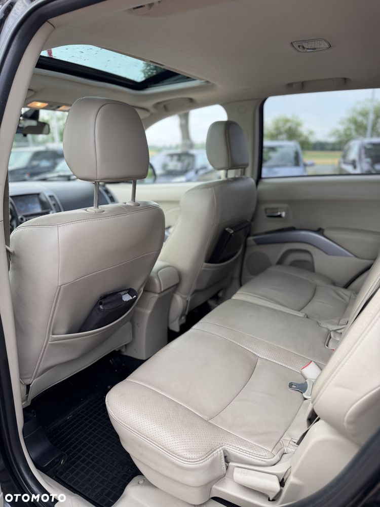 Mitsubishi Outlander - 7