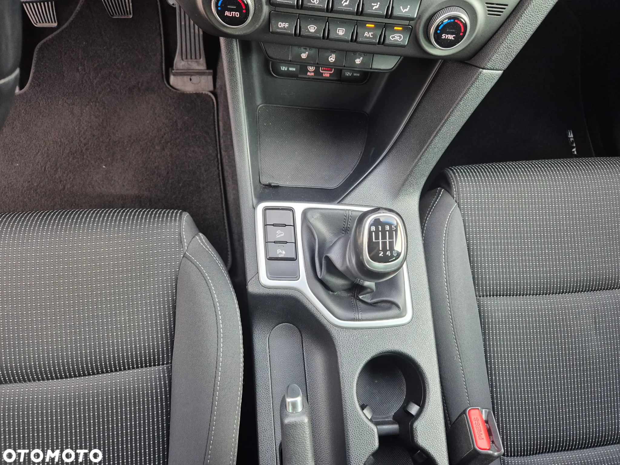 Kia Sportage 1.6 GDI 2WD Black Edition - 32