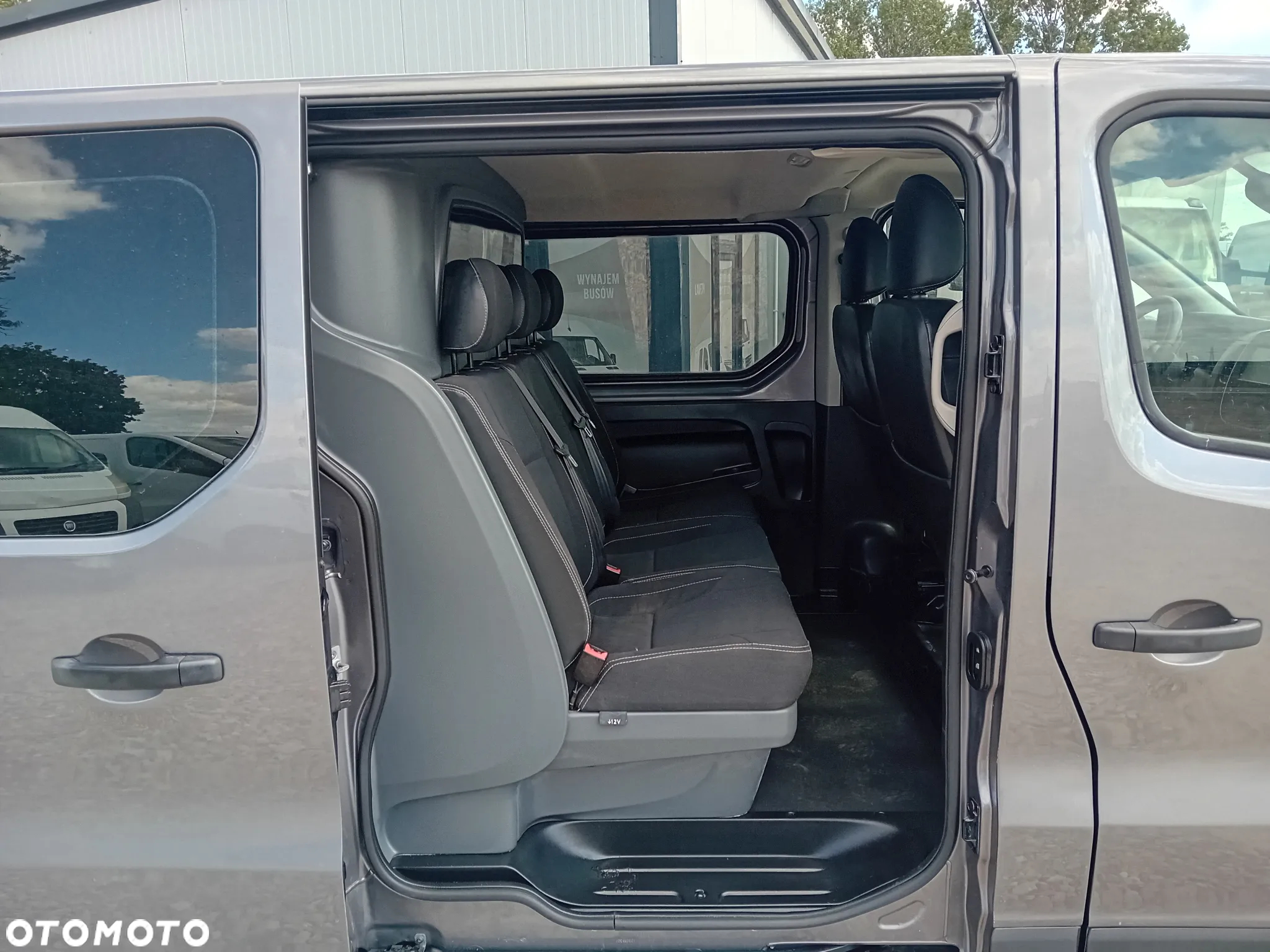 Nissan NV300 - 13