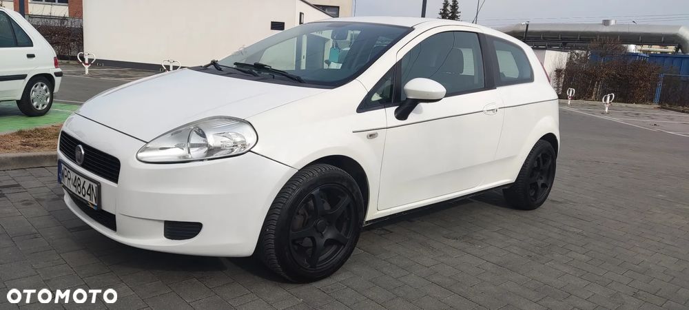 Fiat Grande Punto 1.4 8V - 18