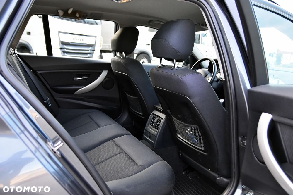 BMW Seria 3 320d - 21