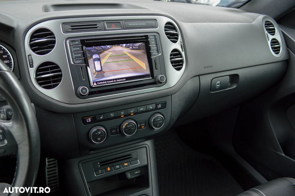 Volkswagen Tiguan 2.0 TDI SCR 4MOTION BlueMotion Technology DSG Sport & Style - 9