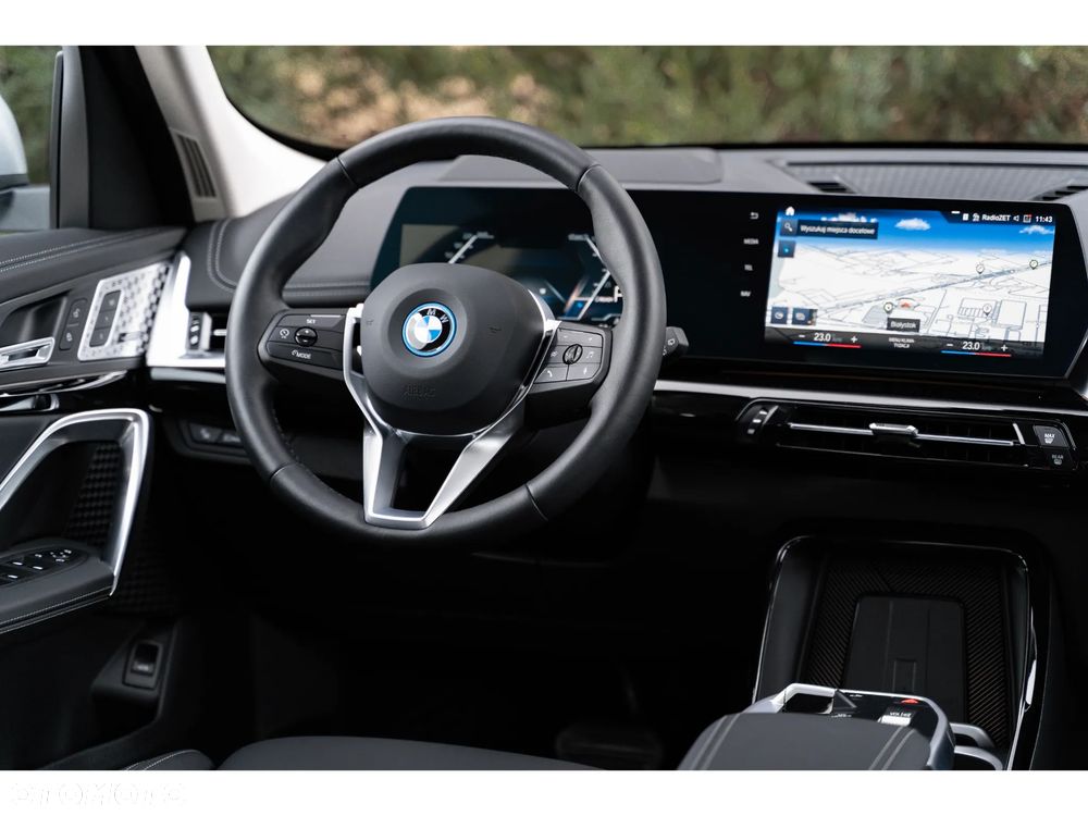 BMW iX1 xDrive30 66.5kWh xLine - 19