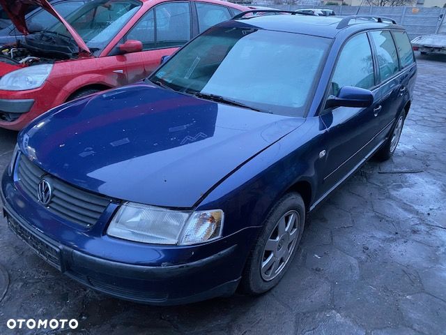 Passat B5 1.9 tdi AJM LB5N CZESCI klapa drzwi blotnik - 1