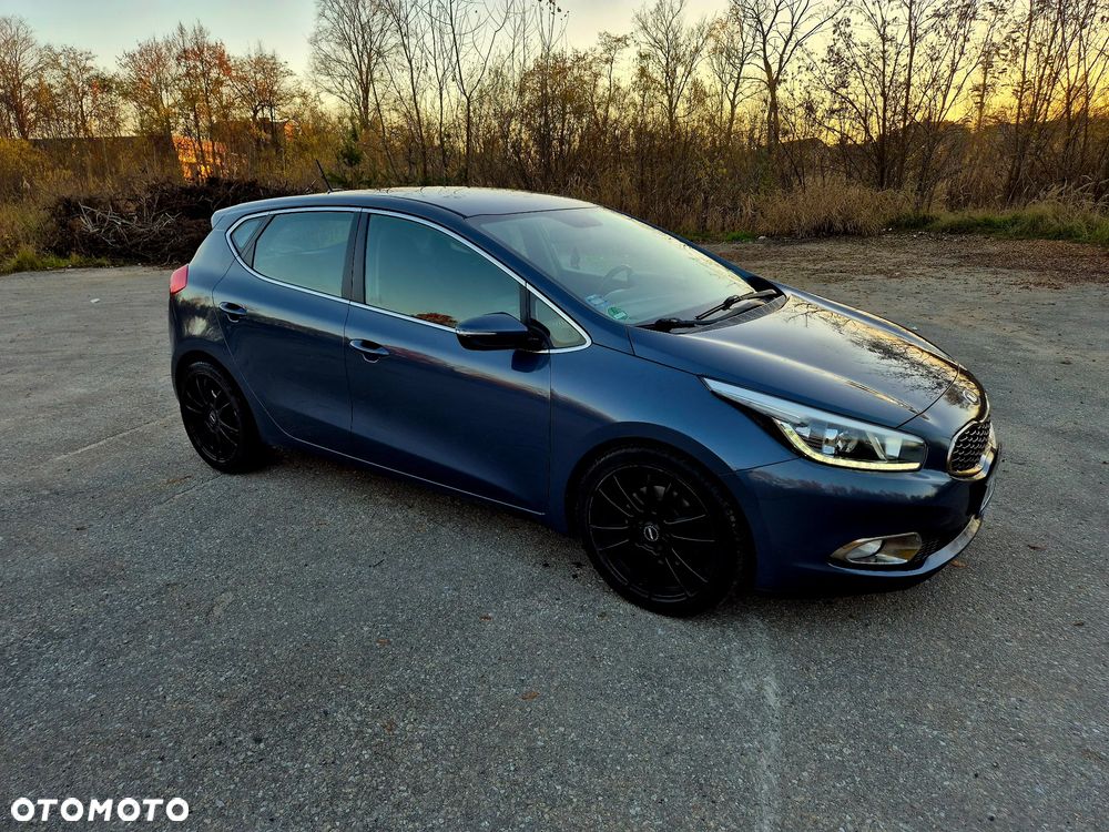 Kia Ceed 1.6 CRDi 128 Dream-Team Edition - 12