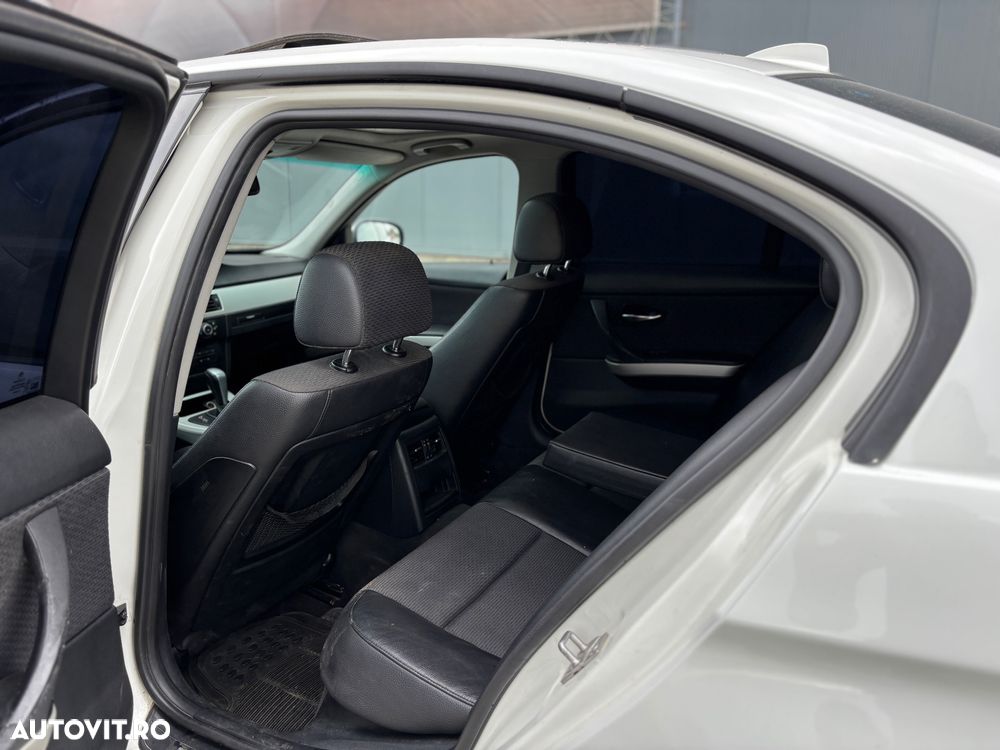 BMW Seria 3 318d Aut. Blue Performance Sport Line - 12