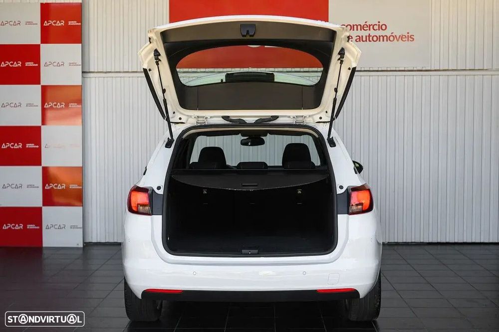 Opel Astra Sports Tourer - 15
