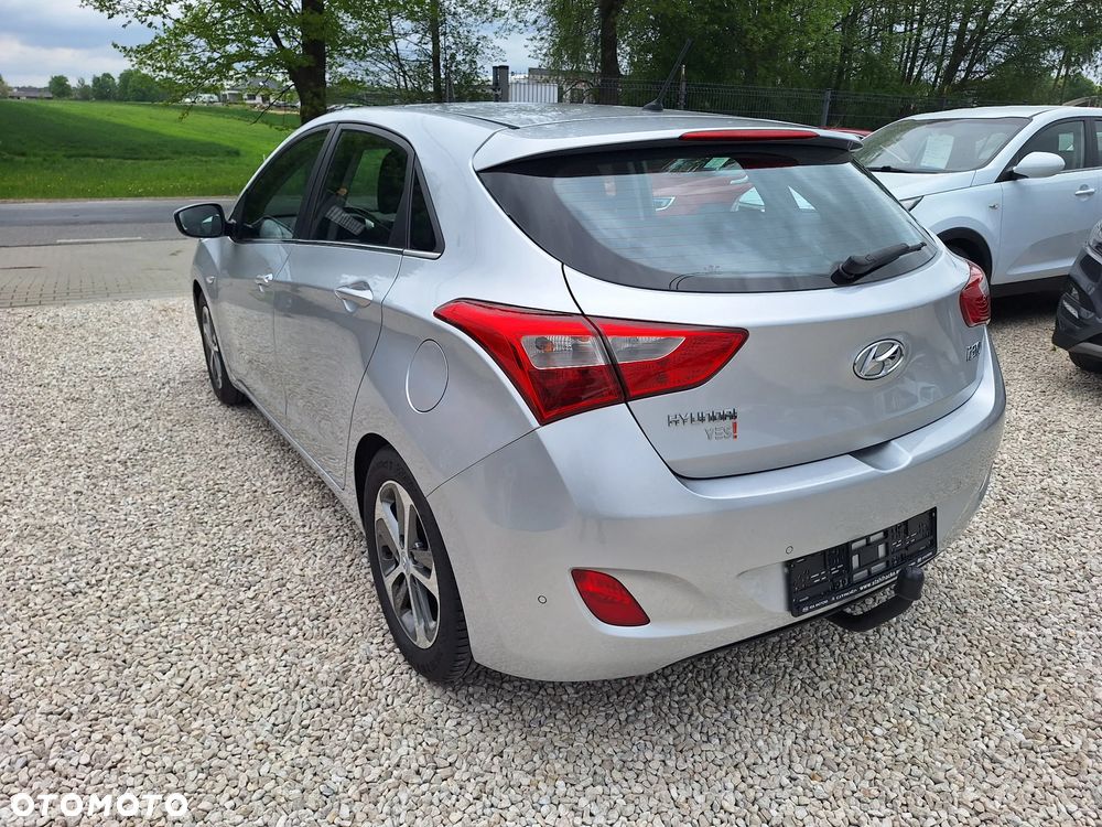 Hyundai i30 blue 1.6 GDI Trend - 14