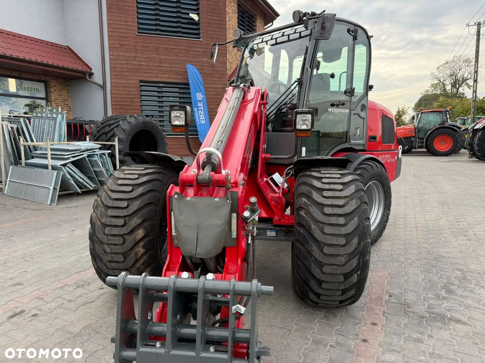 Weidemann 4070  CX 100  SCHAFFER 6390T - 9