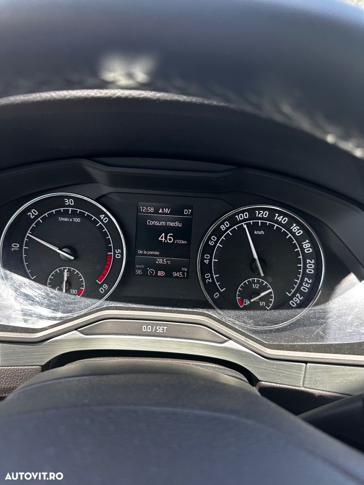 Skoda Superb 2.0 TDI DSG Ambition - 9