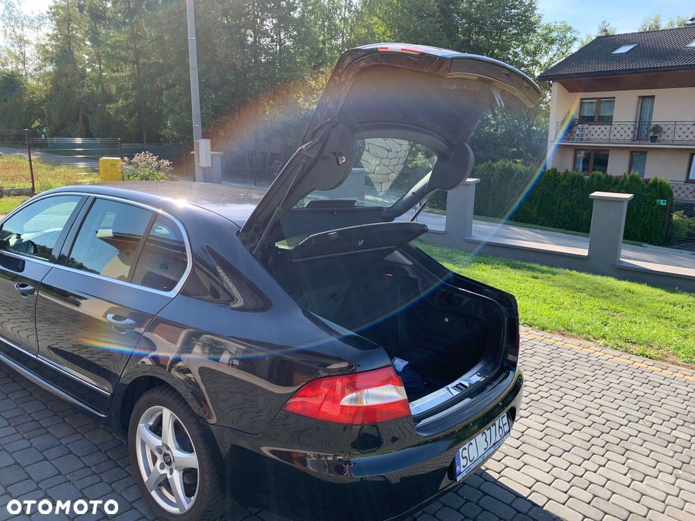 Skoda Superb 2.0 TDI Elegance DSG - 6
