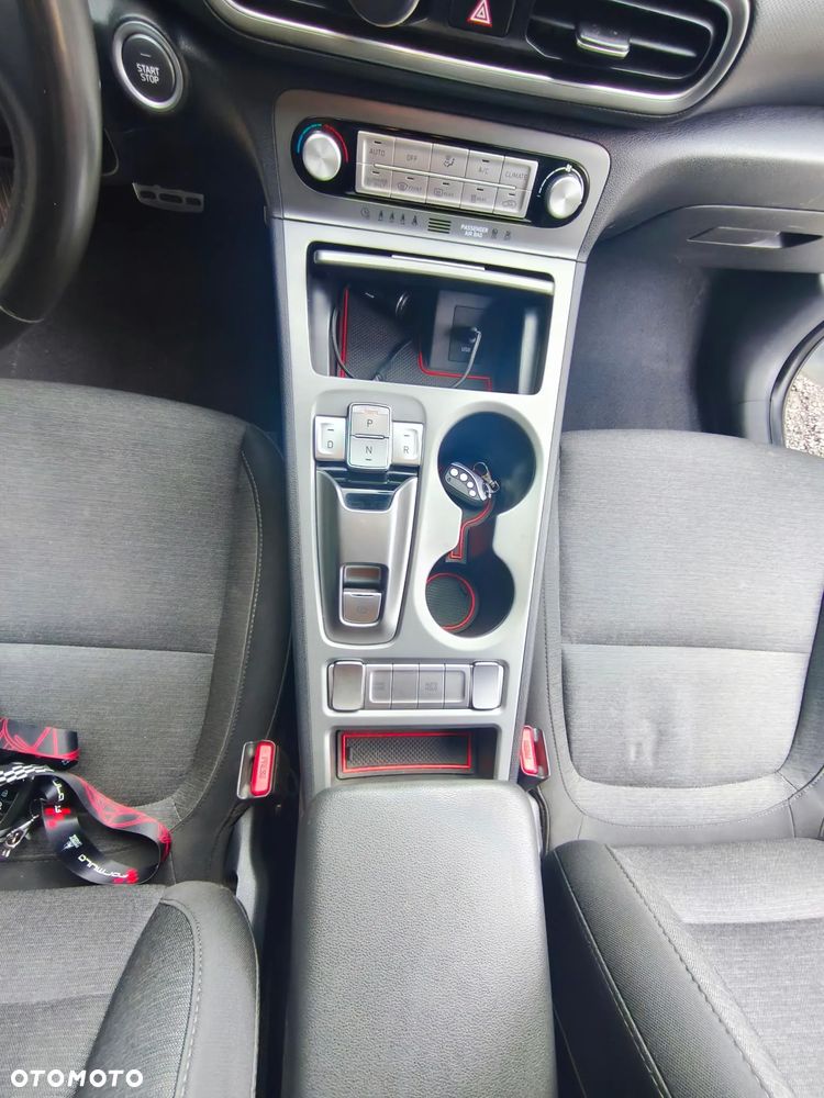 Hyundai Kona - 12