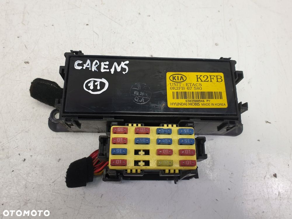 SKRZYNKA BEZPIECZNIKÓW Kia Carens II 2.0 CRDI OK2FB-67580 - 1