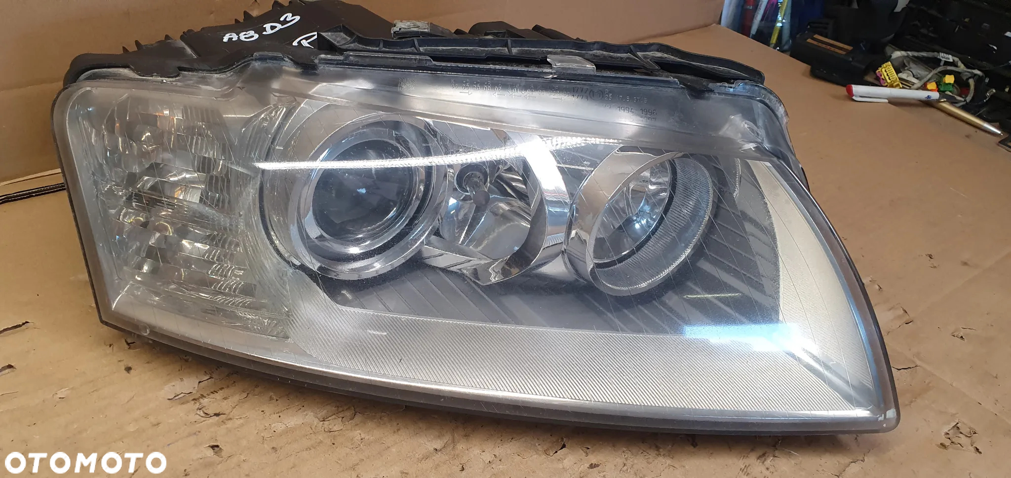 Lampa prawy przód przednia prawa BI XENON skrętny Audi A8 D3 4F0941329B - 4