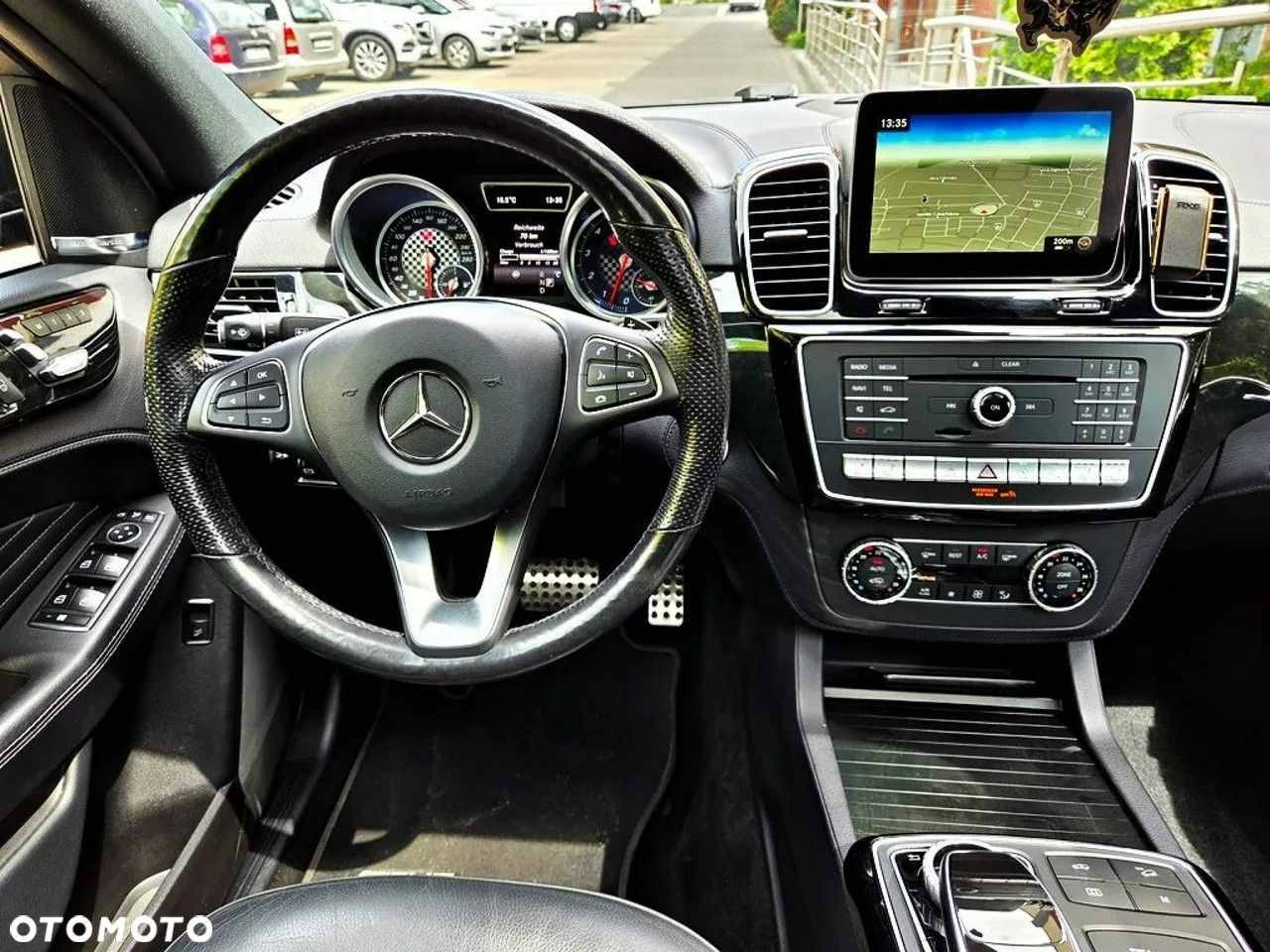 Mercedes-Benz GLE - 12