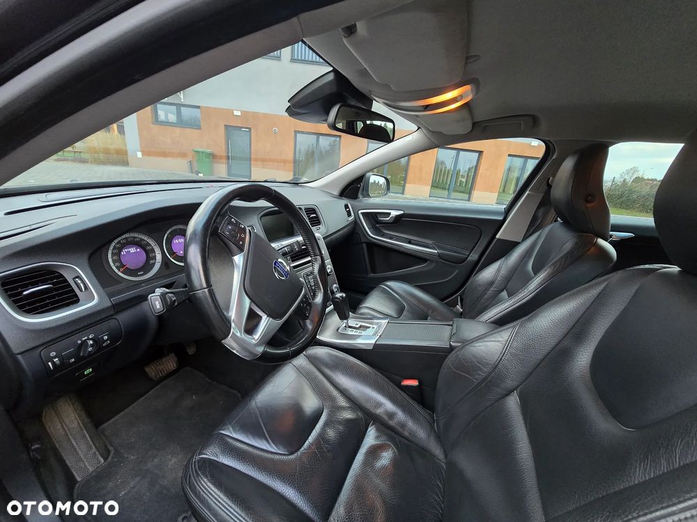 Volvo V60 D3 Geartronic Summum - 8