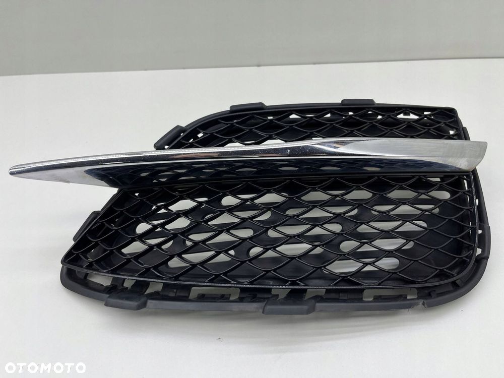 MERCEDES W222 KRATKA ZDERZAKA PRAWA PRZÓD A2228850254 - 1
