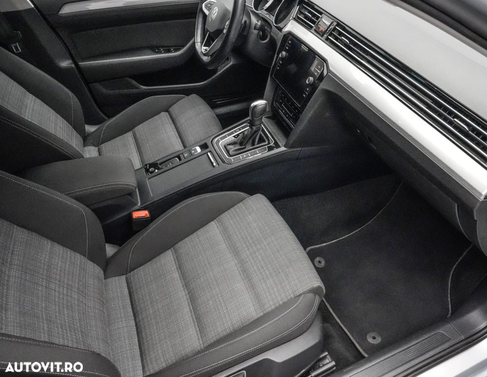 Volkswagen Passat 2.0 TDI DSG Comfortline - 12