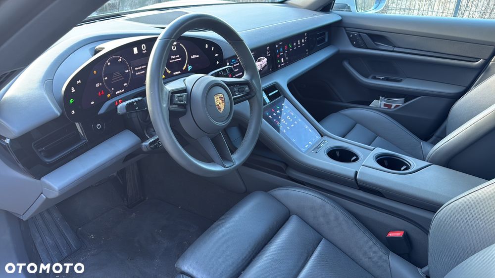 Porsche Taycan - 4