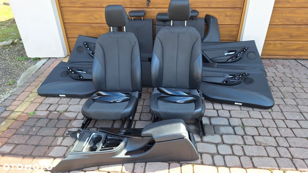 Fotele grzane BMW F30, półskóry wraz z boczkami drzwi, konsola i dekorami - 1