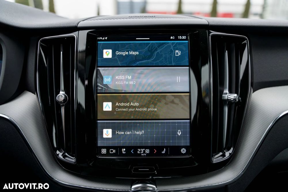 Volvo XC 60 B4 D Plus Dark - 35